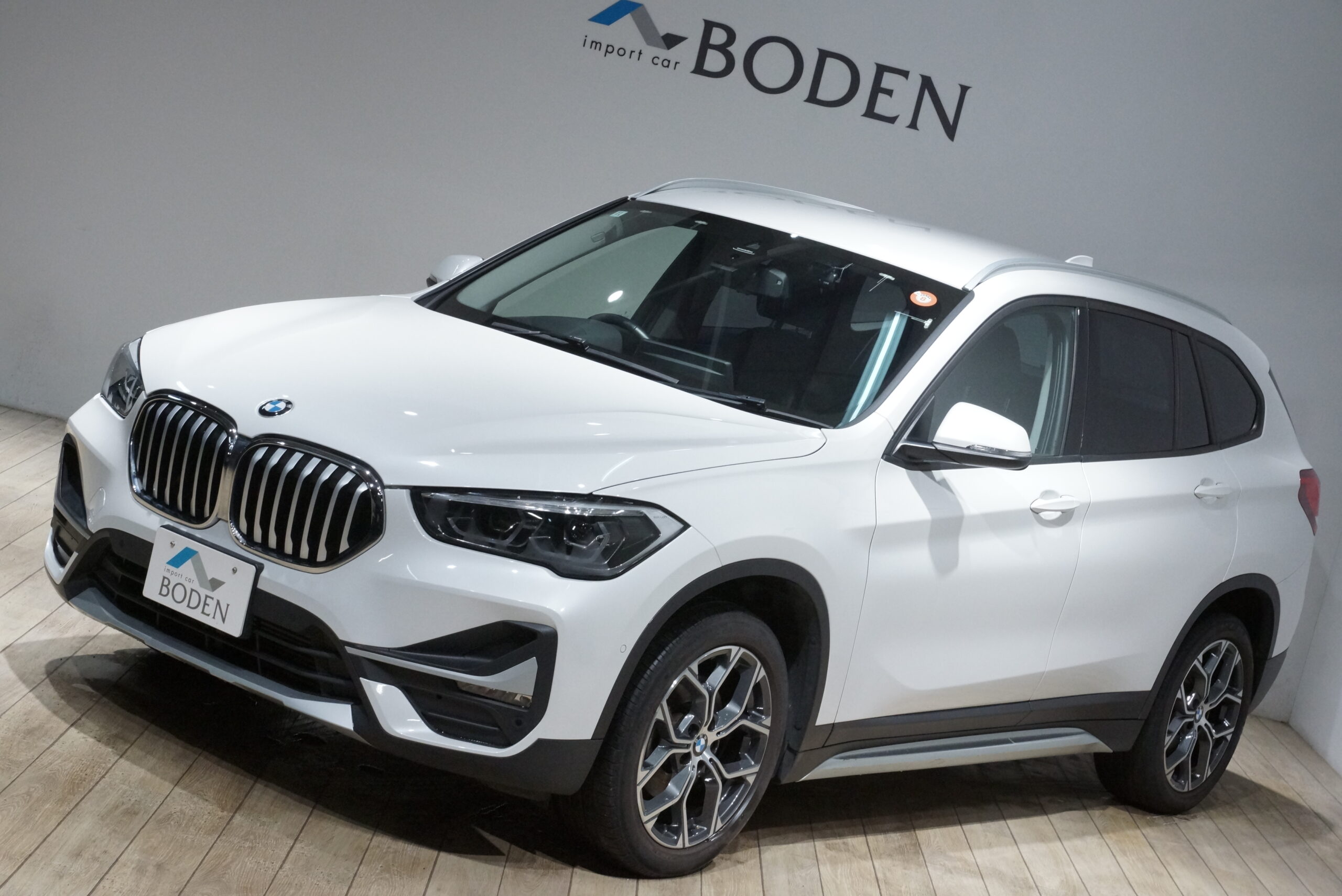 【オプション豊富！】F48型 X1 xLine LCIモデルが入荷いたしました【小回りも利く！】